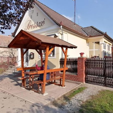 98 Petőfi utca Villa Balatonmagyarod Exterior foto