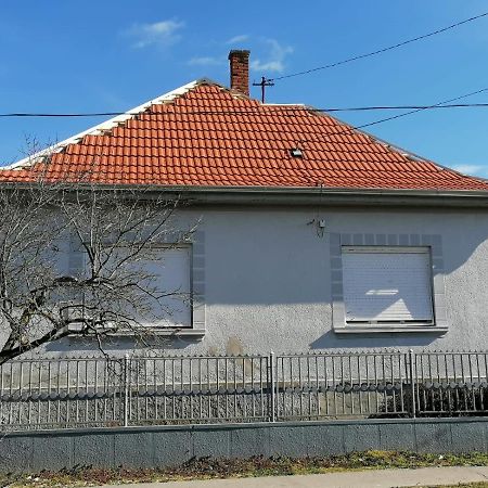 98 Petőfi utca Villa Balatonmagyarod Exterior foto